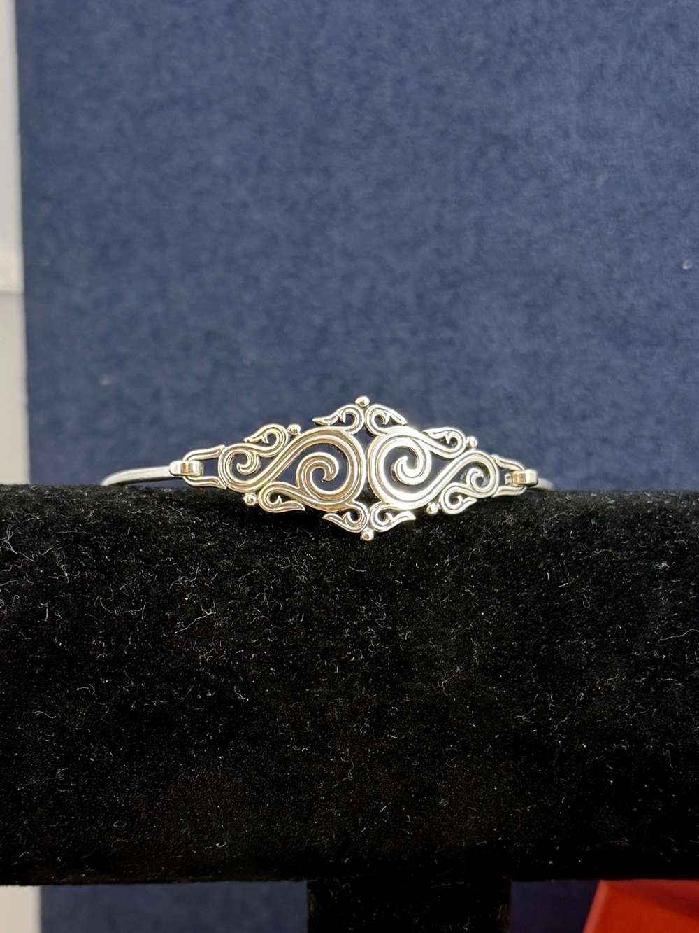 JAMES AVERY Sterling Silver Sorrento Scroll Hook-On Bangle Bracelet 6.5” RETIRED